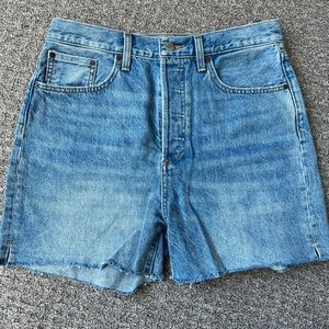 The Yoko mid thigh short size 29